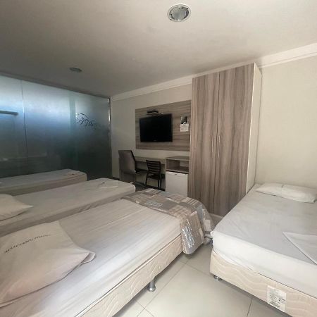 Mustang Hotel Салгейру Екстер'єр фото